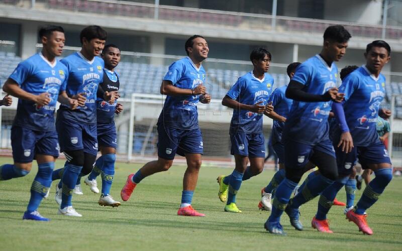Persib Tak Sabar Jajal Kekuatan Barito Putera Asuhan Djadjang Nurdjaman