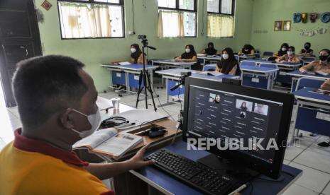 Sekolah Diminta Pastikan Siswa Konsisten Terapkan Prokes