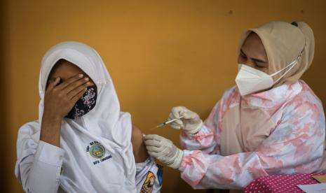 8.000 Pelajar SMP-SMA Kota Tangerang Disuntik Vaksin Pfizer