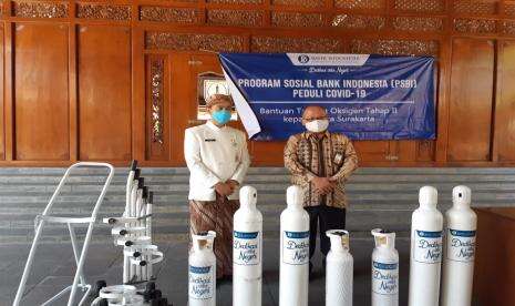BI Solo Berikan Bantuan Tabung Oksigen untuk Rumah Zakat
