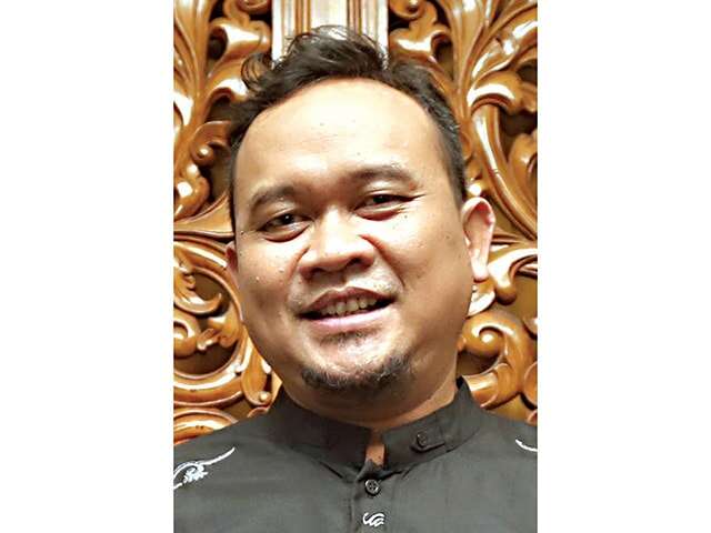 CAK Lontong Tentang Manggung Jauh