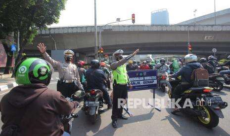 Mulai Tilang Pelanggar Ganjil Genap, Polisi Pakai 2 Cara