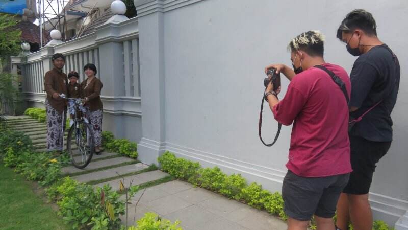 Foto Prewedding Sepi Selama Pandemi, Buka Jasa Foto Baju Adat di Malioboro