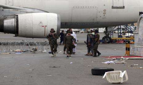 Taliban Fokus Benahi Bandara Kabul