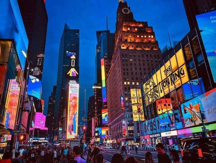 Tertarik Pasang Iklan di Billboard Times Square New York? Segini Tarifnya