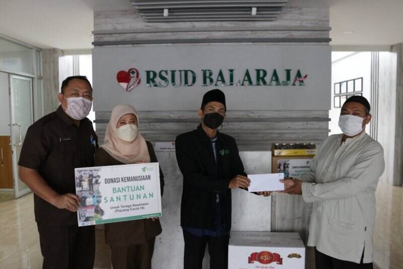 Dompet Dhuafa Serahkan Santunan dan Paket Nutrisi Bagi Tenaga Kesehatan