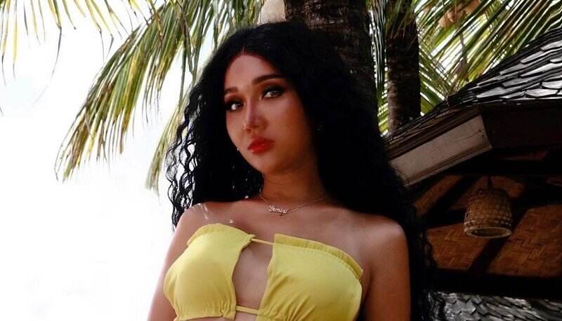 Penampilan Lucinta Luna Berbikini Kuning Bikin Heboh, Disebut Mirip Karakter Disney