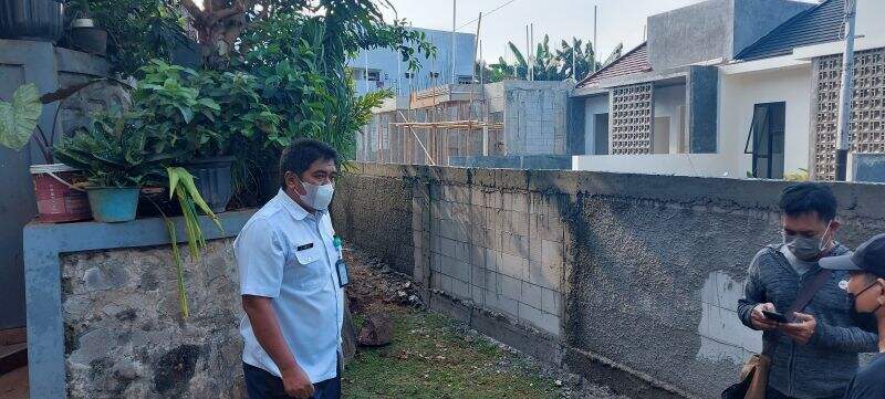 Tembok Pengembang Tutup Akses Rumah Warga, Lurah Bilang Sah-Sah Saja