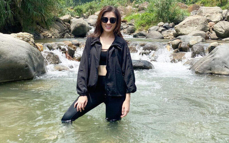 Dhena Devanka Unggah Foto Refreshing Sendiri: Jangan Hakimi Saya Tanpa Fakta
