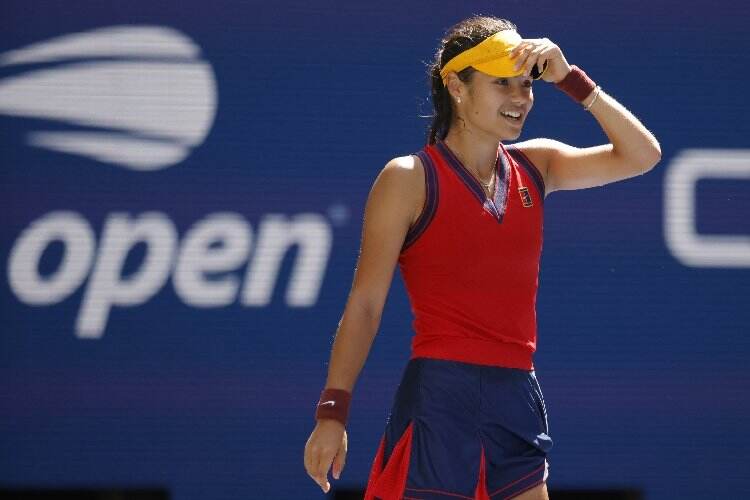 Singkirkan Peraih Emas Olimpiade Tokyo, Petenis Cantik 18 Tahun Ini ke Semifinal AS Terbuka