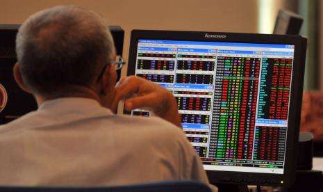 Harga Emas Berjangka Jatuh Saat Dolar AS Perpanjang Kenaikan