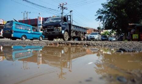 Pemkot Tangerang tak Bisa Perbaiki Jalan yang Bukan Asetnya