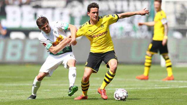 Thomas Delaney: Andalan Borussia Dortmund dan Denmark yang Menderita Buta Warna