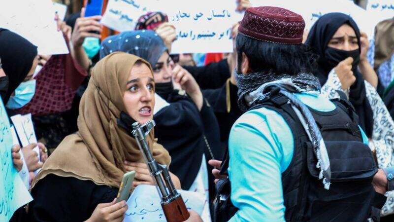 Pemberontak Afghanistan Minta Dunia Tak Akui Pemerintahan Baru Taliban