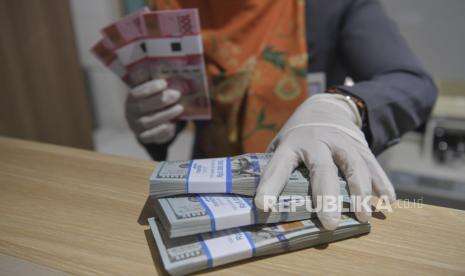Rupiah Melemah Seiring Kembalinya Ekspektasi Tapering