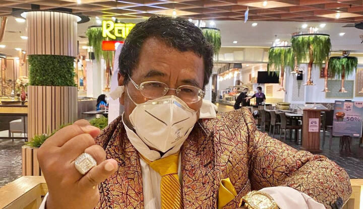 Hotman Paris Tepati Janji Kirim Susu Bayi untuk 2 Ibu Pencuri di Blitar