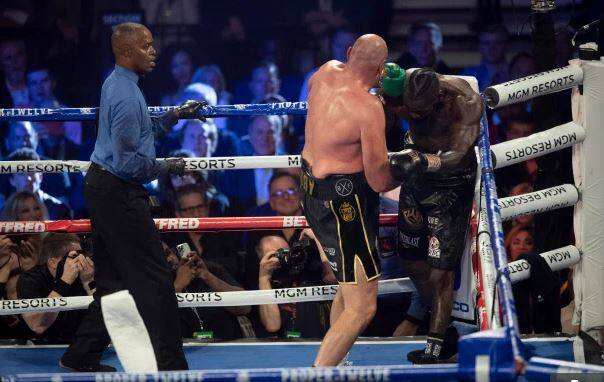 Wilder: Tyson Fury Tunda Duel Trilogi gara-gara Dipukuli Pria Muda