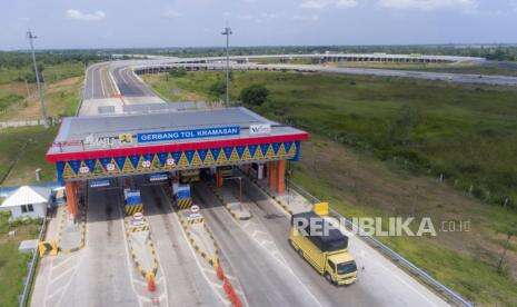 Bayar Tol Nirsentuh Minimalkan Macet dan Emisi Gas Buang