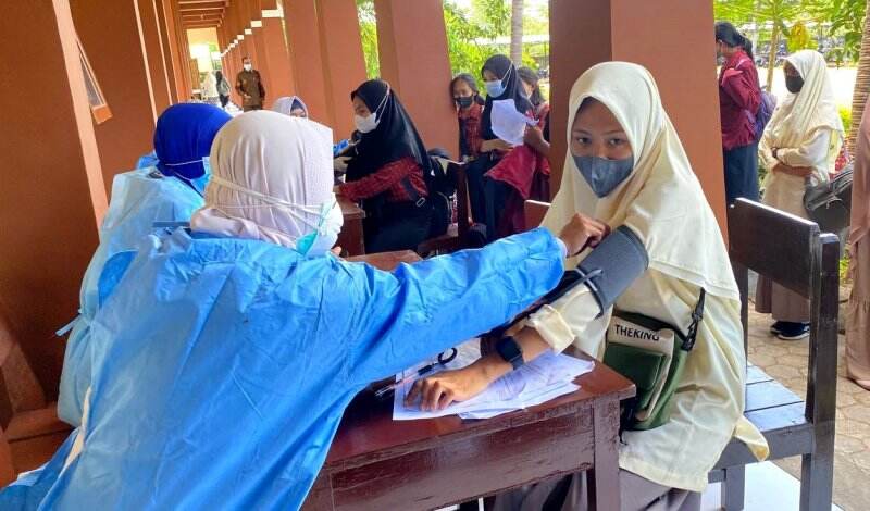 Tak Takut, Pelajar Tiga Sekolah Lobar Mulai Divaksin