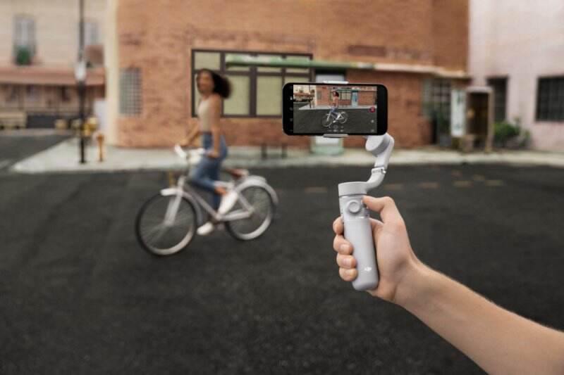 DJI OM 5: Gimbal Smartphone DJI Paling Pintar dan Ringkas