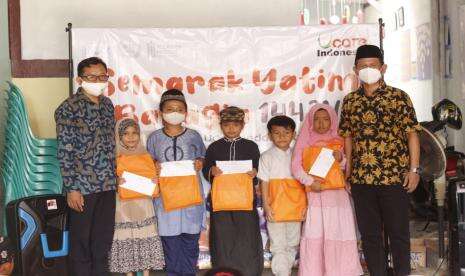 300 Anak Yatim Terima Paket Yatim Bahagia UCare Indonesia
