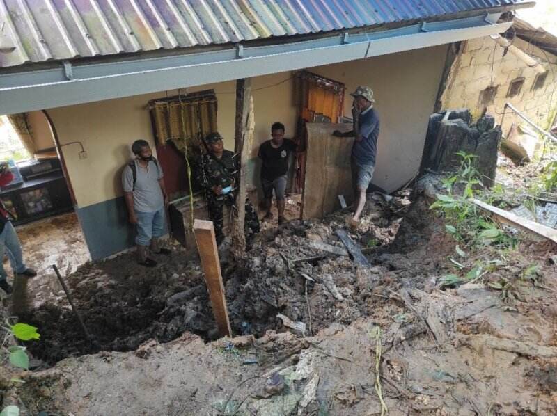 Rumah Penjual Tahu Tek di Balikpapan Ambruk Ditimpa Longsor