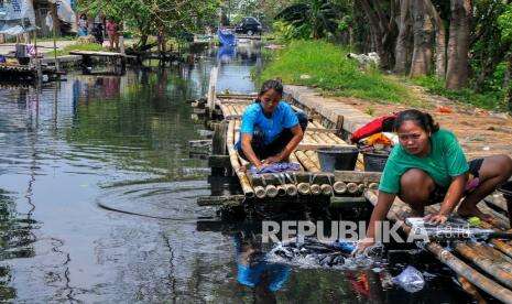 Pabrik dan Warga Dilarang Buang Sampah ke Kali Cilemahabang