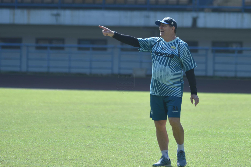 Persib Bakal Tampil dengan Kekuatan Penuh Kontra Persita