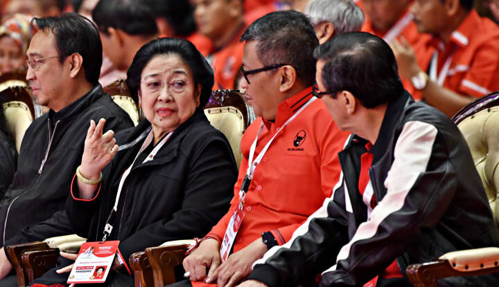Dengerin Baik-Baik Yah! Bu Megawati Masih Sehat! Saya Aja Kalah sama Bu Mega..