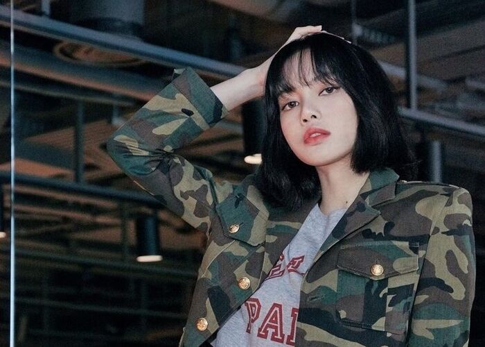 Jelang Debut, Intip 5 Gaya Busana Kece Lisa BLACKPINK