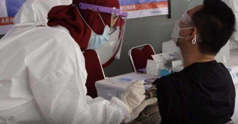 Perangi Covid, Macan Kemayoran Gelar Vaksinasi Di Depok