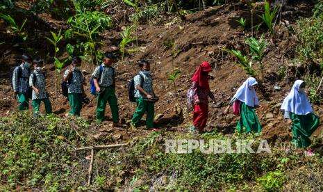 In Picture: Gerakan Berjalan Kaki Berkelompok Menuju Sekolah