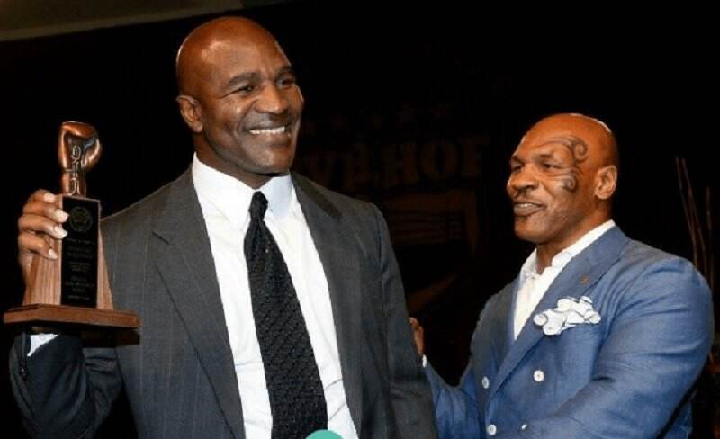Usai Kalah dari Vitor Belfort, Evander Holyfield Justru Ingin Lawan Mike Tyson