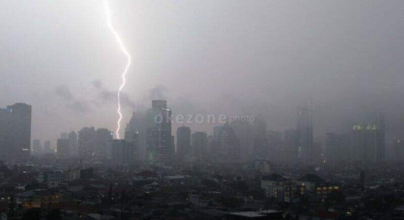 Waspada! Hujan Disertai Petir Diprediksi Melanda Jakarta pada Malam Hari