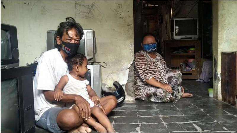 Balita di Tegal Sering Makan Serpihan Tembok dan Tanah, Orang Tua: Belum Pernah Dibawa ke Dokter