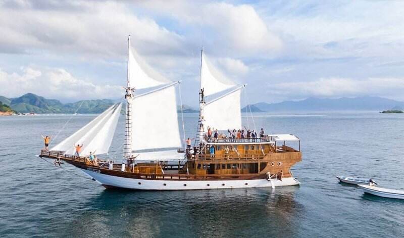 Yuk Keliling Pantai Indah Sambil Nikmati Kuliner Khas Bulukumba di Sailing Phinisi