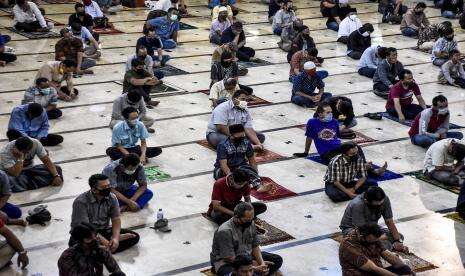 Keutamaan Sholat Tepat Waktu dalam Hadits Rasulullah SAW