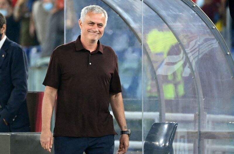Jose Mourinho Rayakan Gol Kemenangan AS Roma atas Sassuolo seperti Anak Kecil