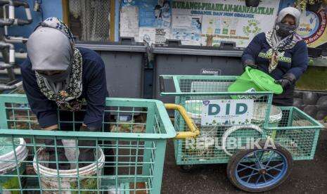 Warga Depok Diajak Pilah Sampah