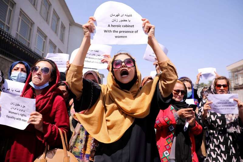 Perempuan Afghanistan Boleh Belajar, Kelas Dipisah, Gurunya Perempuan