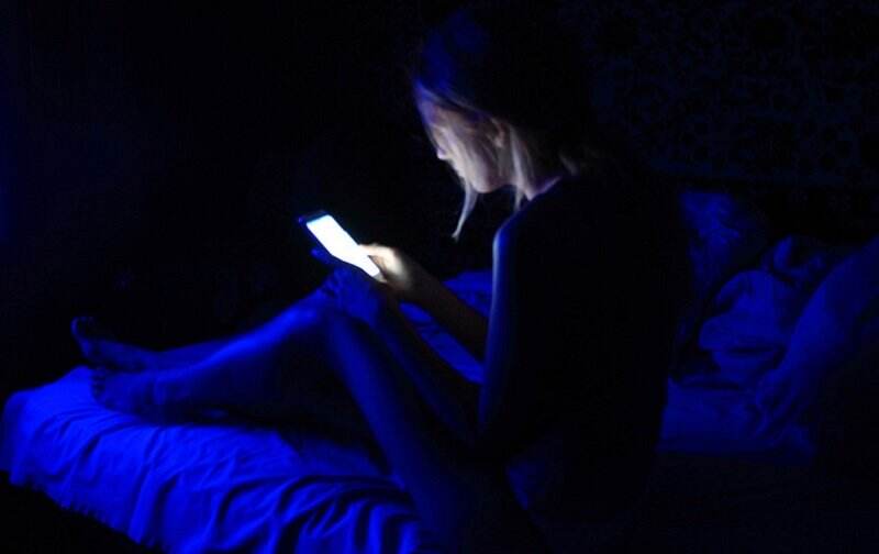 Ini Bahaya Blue Light di Gadget untuk Mata
