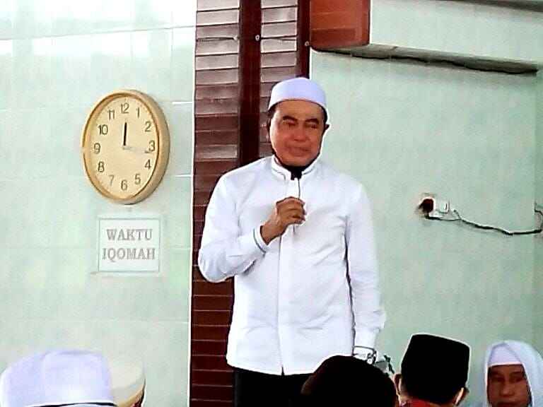 Safari ke Masjid Al-Jami Pagatan, Zairullah Anggarkan Menara Masjid di APBD 2022