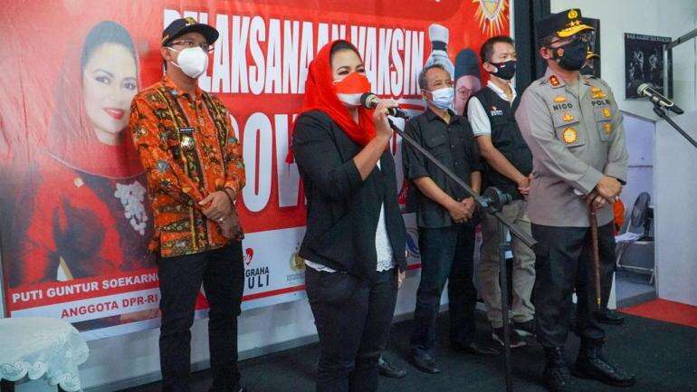Kejar Herd Immunity, Cucu Proklamator Bantu 3000 Dosis Vaksin Di Sidoarjo