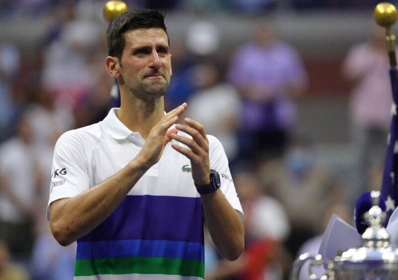 Djokovic Menangis Haru Meski Kalah dari Medvedev