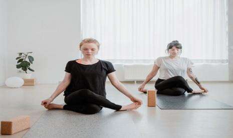 Yoga Berdampak Positif untuk Perempuan Menopause