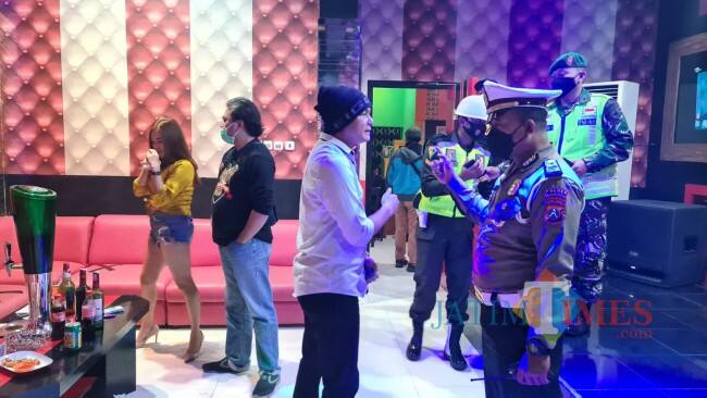 Ngeyel Buka di Masa PPKM, 5 Tempat Karaoke di Kota Blitar Digerebek Satgas Covid