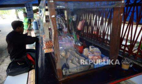 Pedagang Angkringan Berjuang di Jalur Hukum Protes PPKM