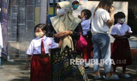 In Picture: Pembelajaran Tatap Muka Terbatas Sekolah Dasar di Kediri