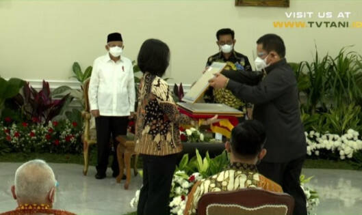 Selamat, Gubernur Lampung Terima Penghargaan Bidang Pertanian 2021 di Istana Wapres