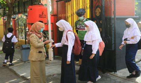 Ganjar Temukan Ada Sekolah tak Disiplin Prokes Saat PTM
